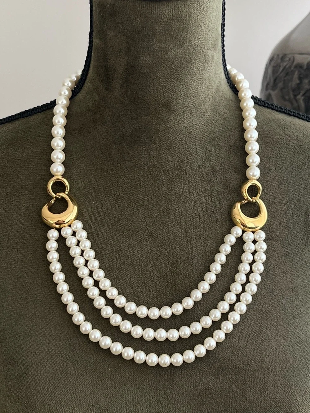 Vintage Napier Triple-Stranded Faux Pearl Gold Hoop Beaded Statement Necklace
